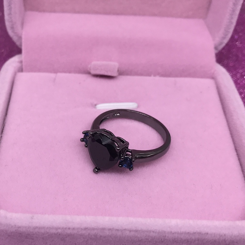 Cincin Kristal Bentuk Hati Warna Biru Dan Hitam Untuk Wanita