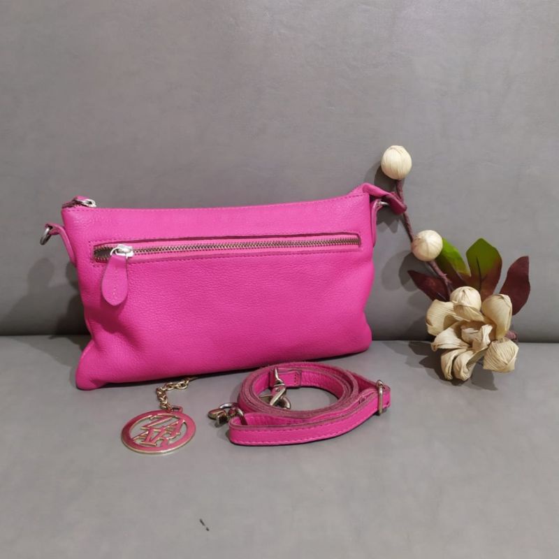 Sling bag kulit asli no brand ( free gantungan Zara )