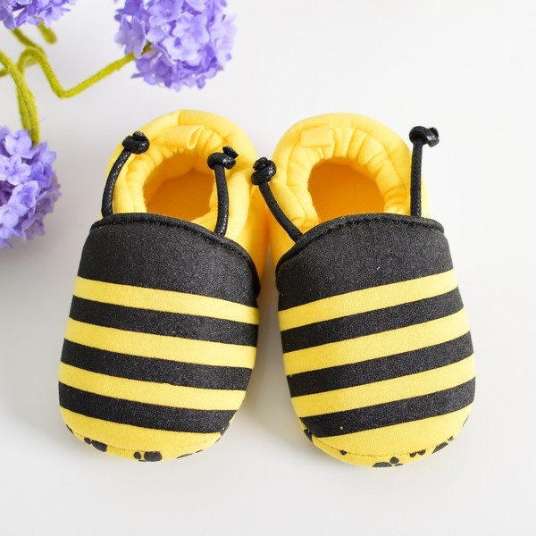 Sepatu Bayi Motif Bee Lebah Prewalker Shoes S288