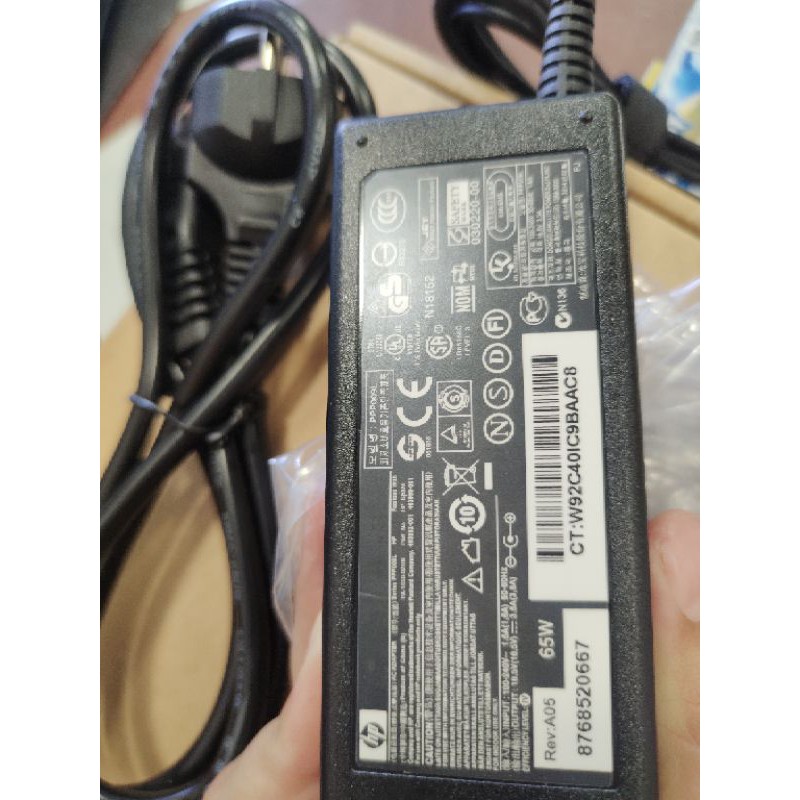 Adaptor Charger laptop merk HP 18.5V 3.5A PPP009L-E ORIGINAL