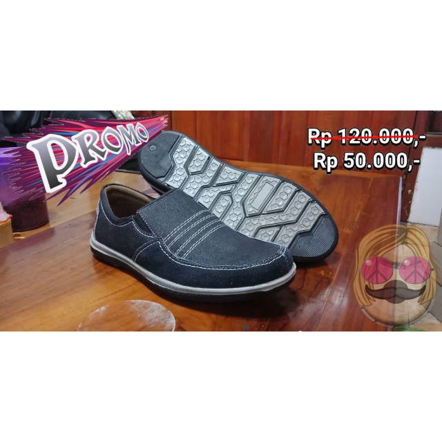 Sepatu Slop Levis Hitam