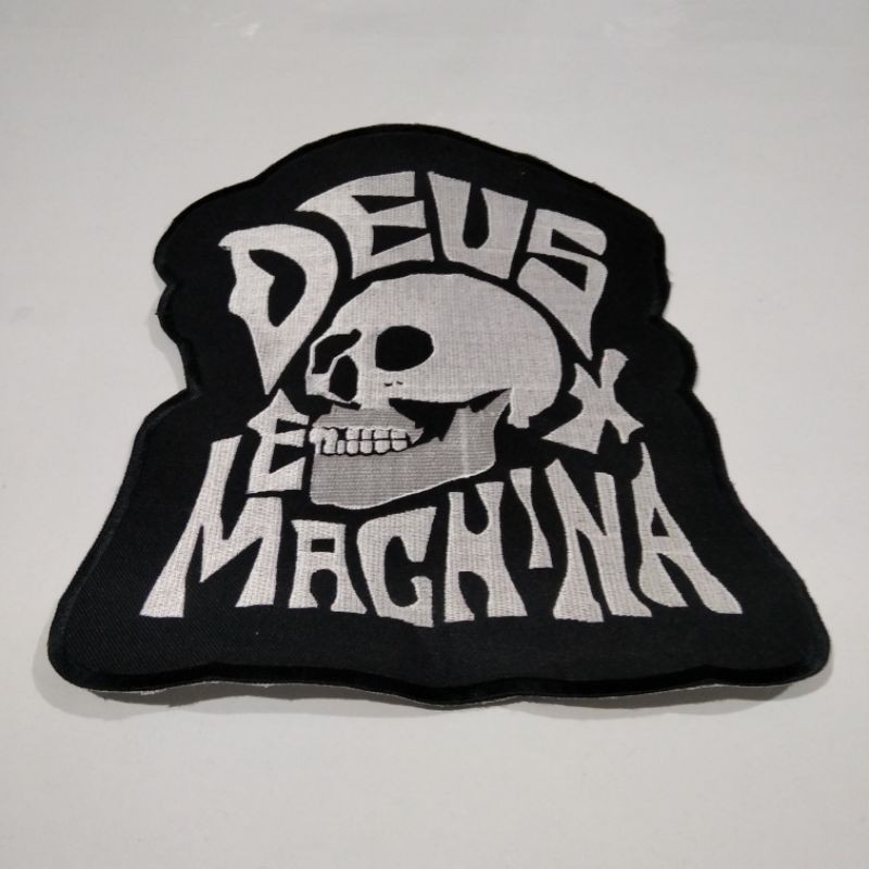 bordiran emblem jaket tempel Deus besar campur