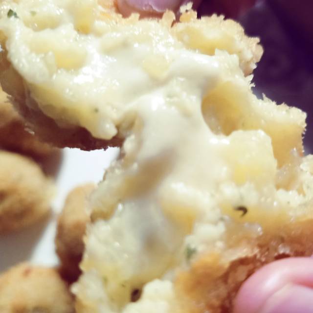 

BITTER BALLEN (POTATO NOODLE) MOZArella (PO 2-3hari)