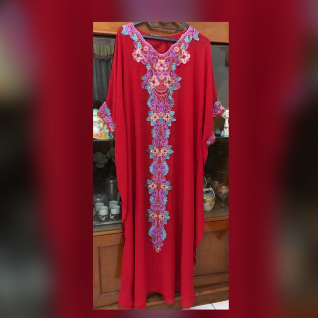 Kaftan Modern Motif Bunga