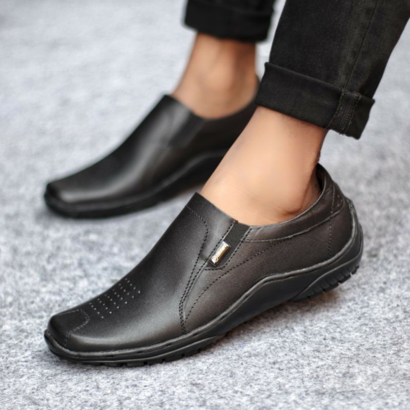 Sepatu Kasual Pria Slip On Kulit Asli Pantofel Slip On Formal Kerja Santai Kuliah