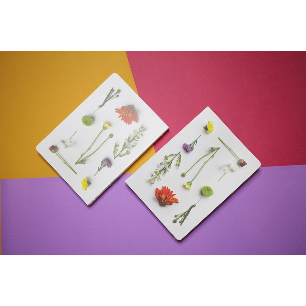 

WEEKLY PLANNER A5 - DOTTED AND PLAIN PAGES - WHITE FLOWERS