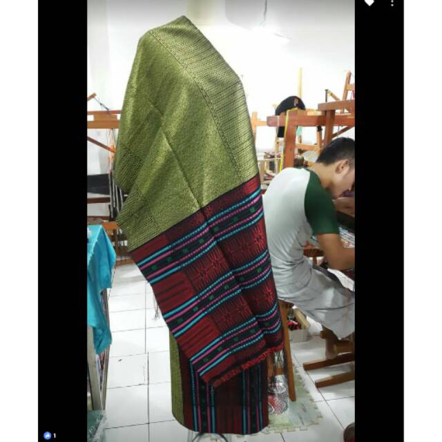 Tumtuman songket batak