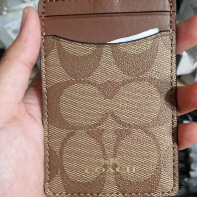 

Coach ID Lanyard Signature Khaki Saddle