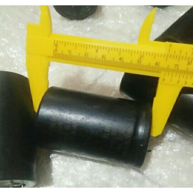 capacitor. nichicon :A .B. D - BLANK C : 1200uf - 160wv- : NEG BLACK MADE IN JAPAN