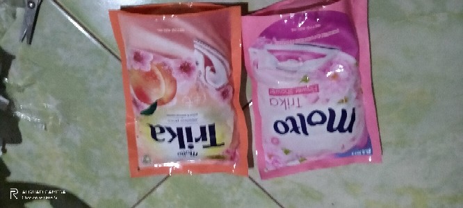 Molto Trika Pelicin Dan Pewangi Pakaian 400ml
