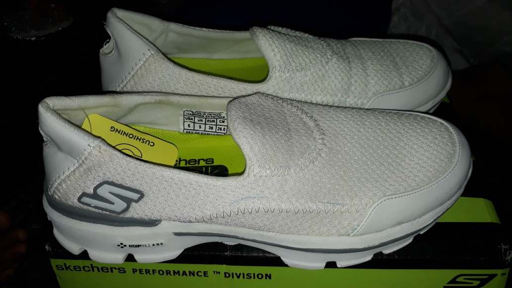 Sepatu Slip On Wanita. Sepatu Wanita Slip On. Sepatu Wanita Murah. Sepatu Batik Wanita. Sepatu