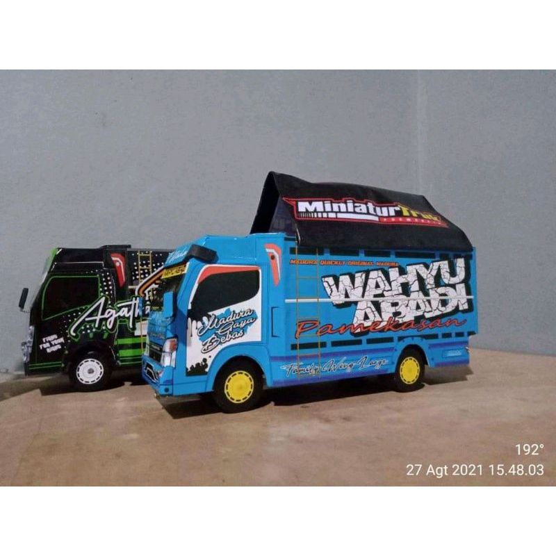 Miniatur truk oleng truk kayu mainan anak variasi stiker terpal lampu nyala ban kelok