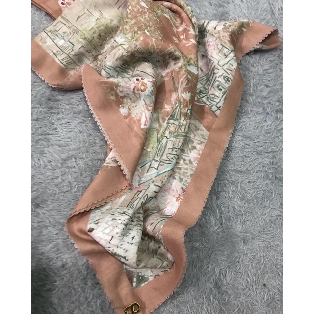 Preloved british brick buttonscarves