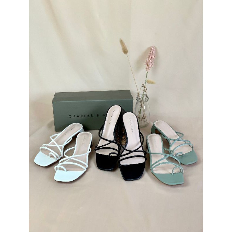 

CKS442 HEELS TULIS WARNA DAN NOMOR DI NOTE