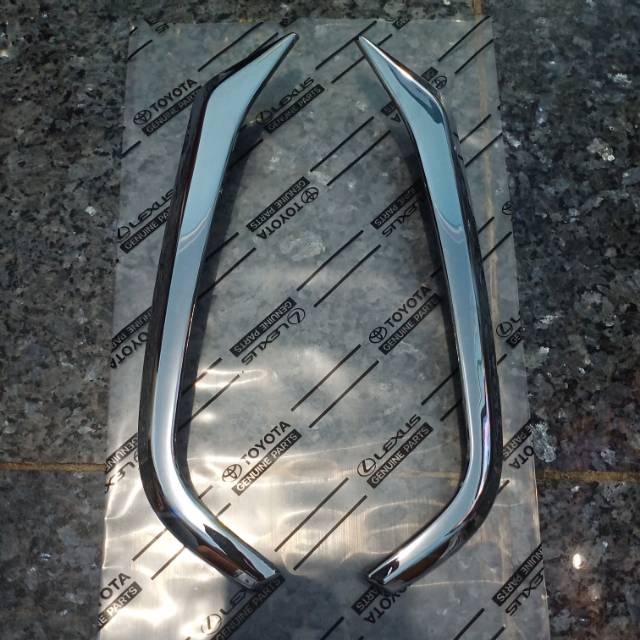 List crom bumper depan avanza xenia 2019 original