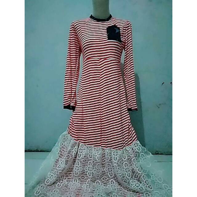 Gamis garis merah putih