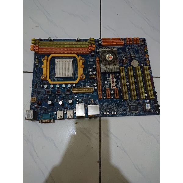 Mobo khusus AMD DDR2 mati
