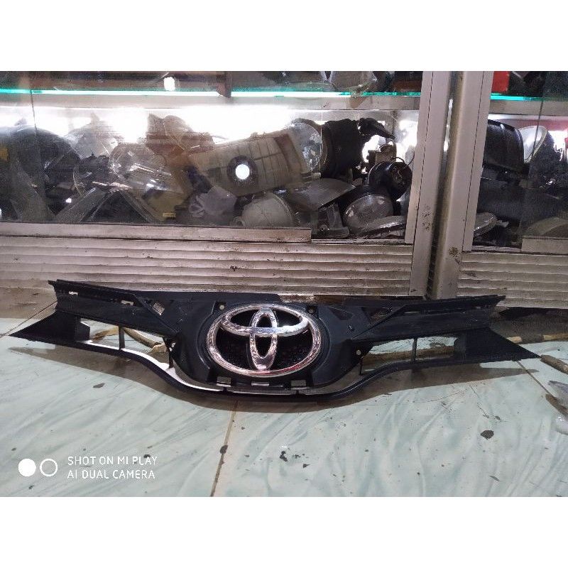 grill yaris 2018