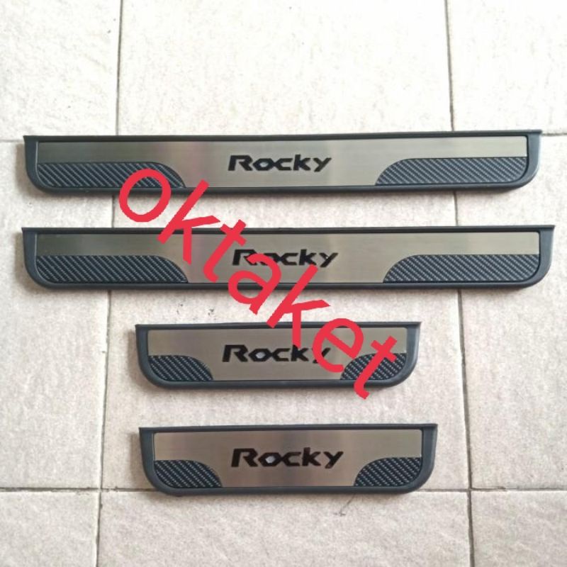 sillplate samping daihatsu Rocky 2021 deluxe hitam kombinasi chrome