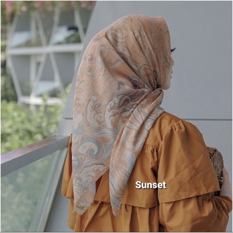 Buttonscarves Wave in Sunset