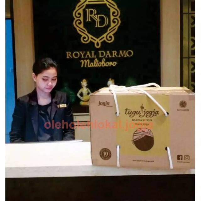 

KARDUS PACKING bakpia kukus tugu