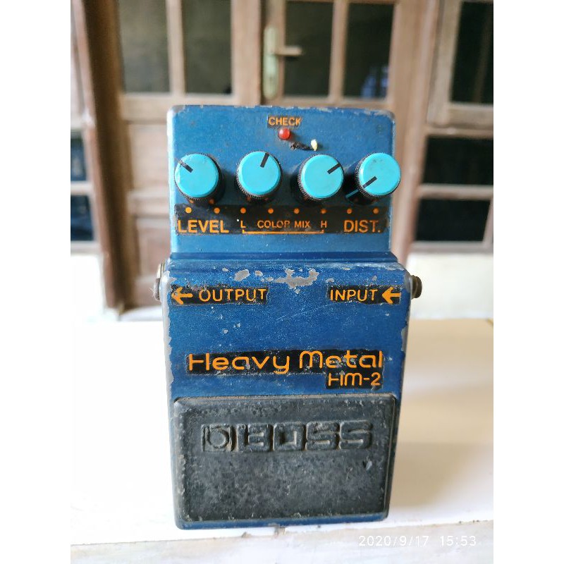 efek gitar BOSS Hm2 Heavy Metal guitar pedal