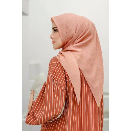 BUTTONSCARVES TAPIS EMBOSSED CANTALOUPE