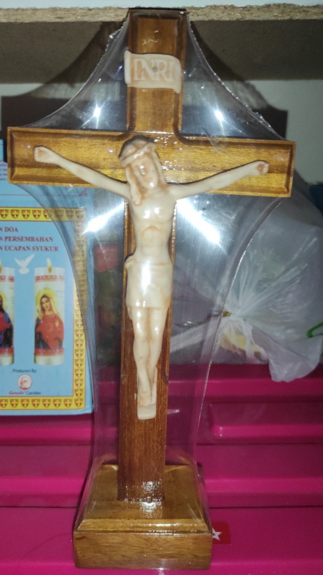 Salib Duduk Kayu 27 Cm