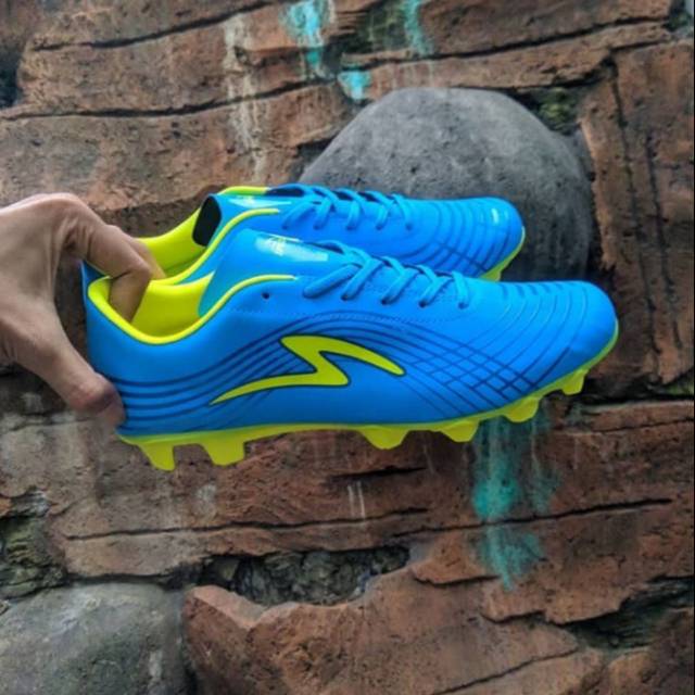 Discond 22% sepatu bola Specs Elevation ultra blue original termurah