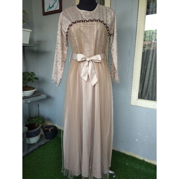 Preloved Khalisa Dress Warna Butter Toast By Akira Butik / Baju Gaun Kondangan Size S