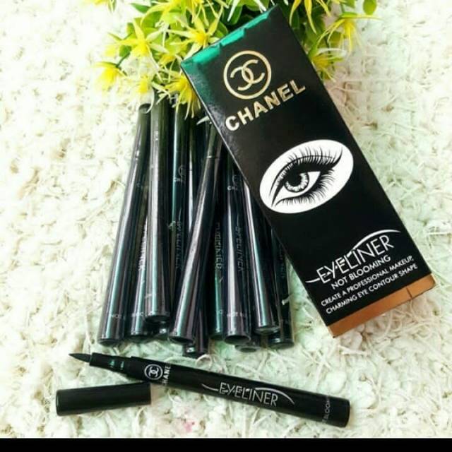 chanel eyeliner