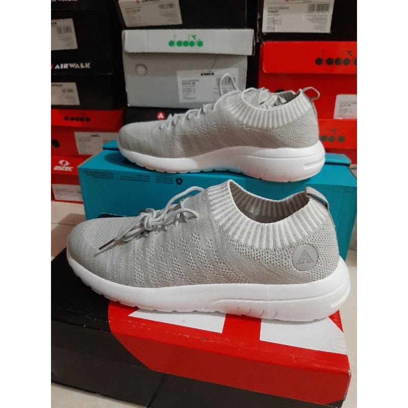 SALE Airwalk Lincoln size , 40