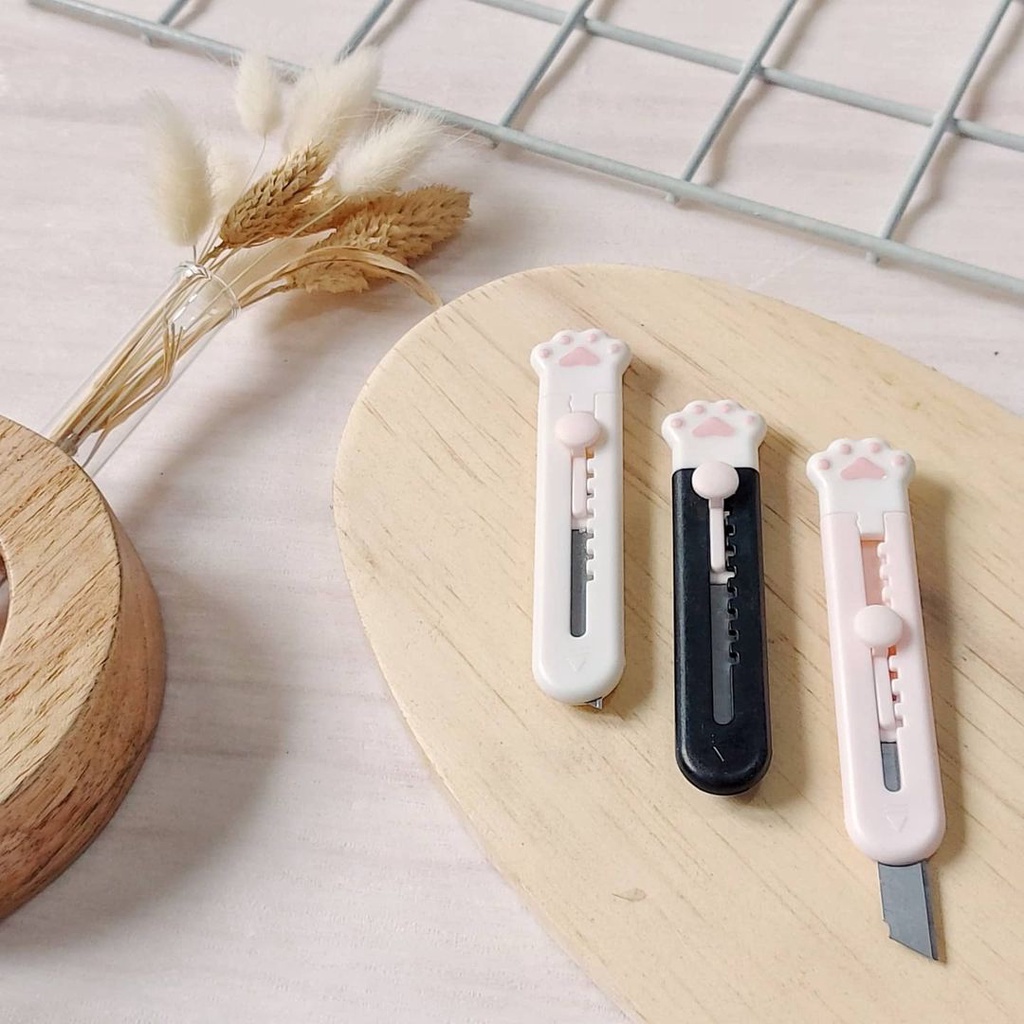 

Cutter Kecil/Kater/Cutter lucu/Cutter imut