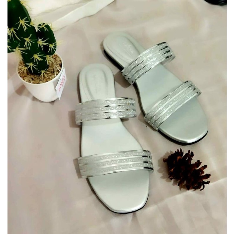 Sandal Big Size Wanita 41-45 Sendal Zura Garis Ukuran besar Terbaru /Sandal Kaki Gemuk Lebar Black, 43
