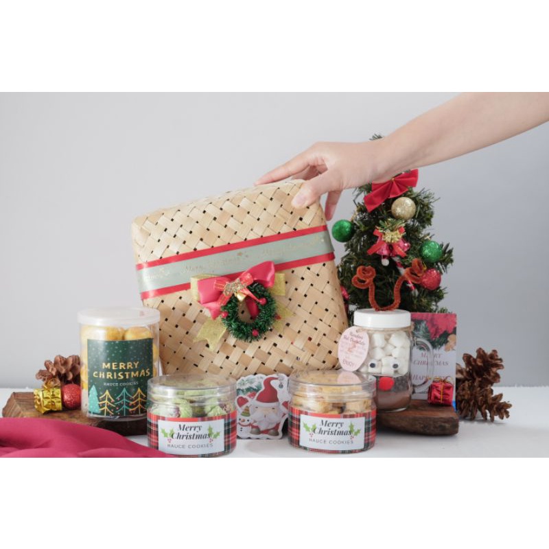 

paket hampers natal murah | christmas gift | hampers besek klasik | kue kering natal