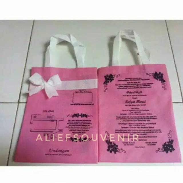 

Undangan pernikahan unik elegan