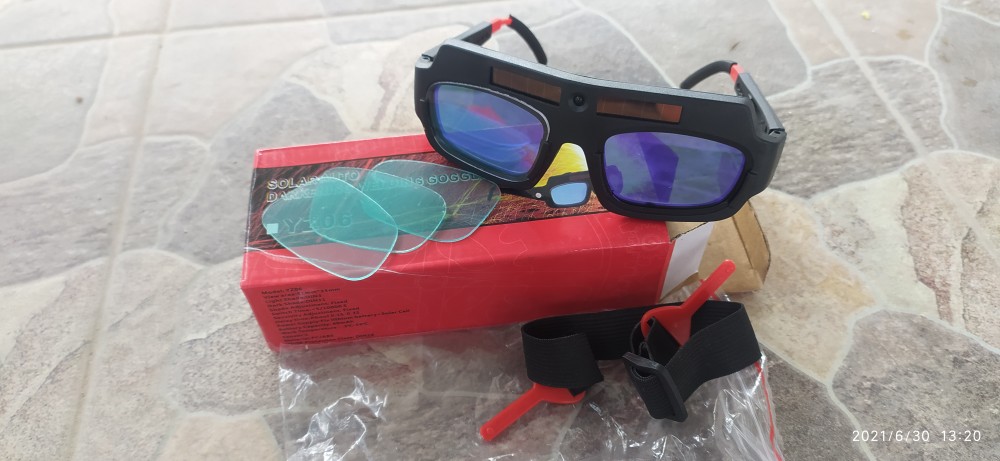 Kacamata Las Otomatis Auto Darkness