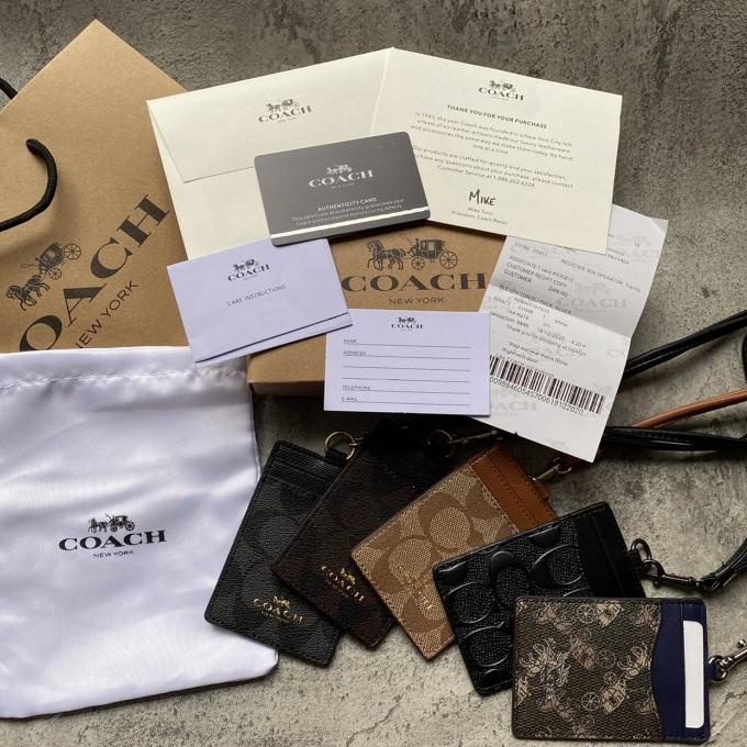

Coach Signature Id Tag Lanyard Kartu Kerja- Original Guarantee 100%