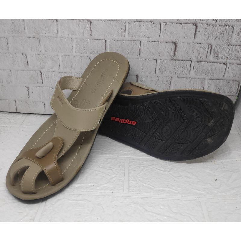 SANDAL ARDILES HAZARD  DAN BOURBON HARGA OBRAL 38+43 dan 33-37