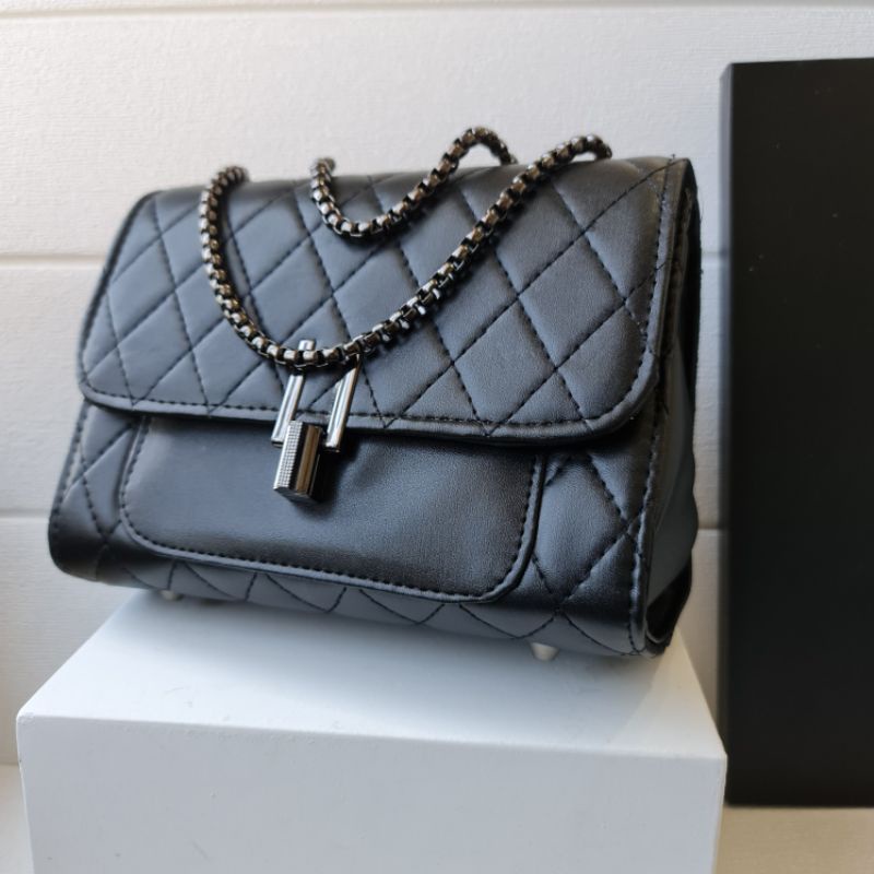 Tas Selempang Wanita - Tali Rantai AMORA