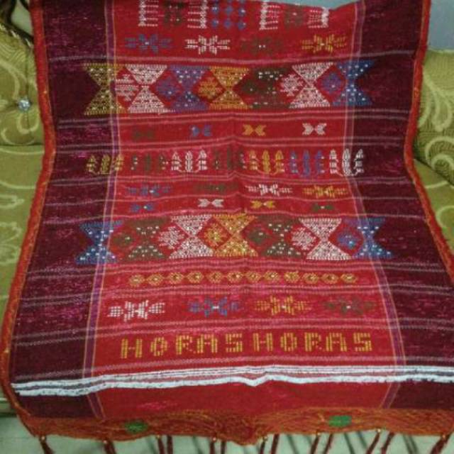 Ulos Sadum Manik-manik