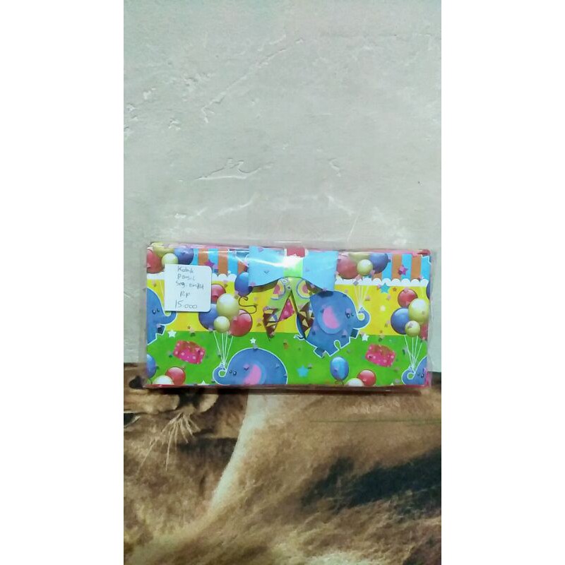 

tempat pensil persegi