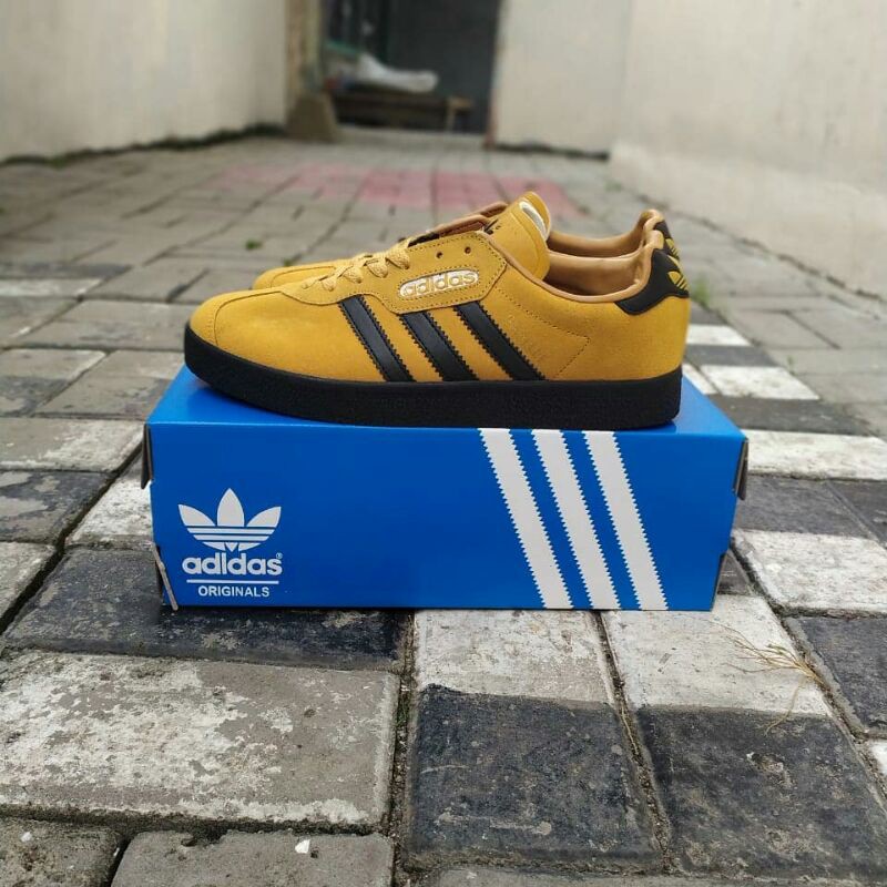 ADIDAS GAZELLE SUPER yellow