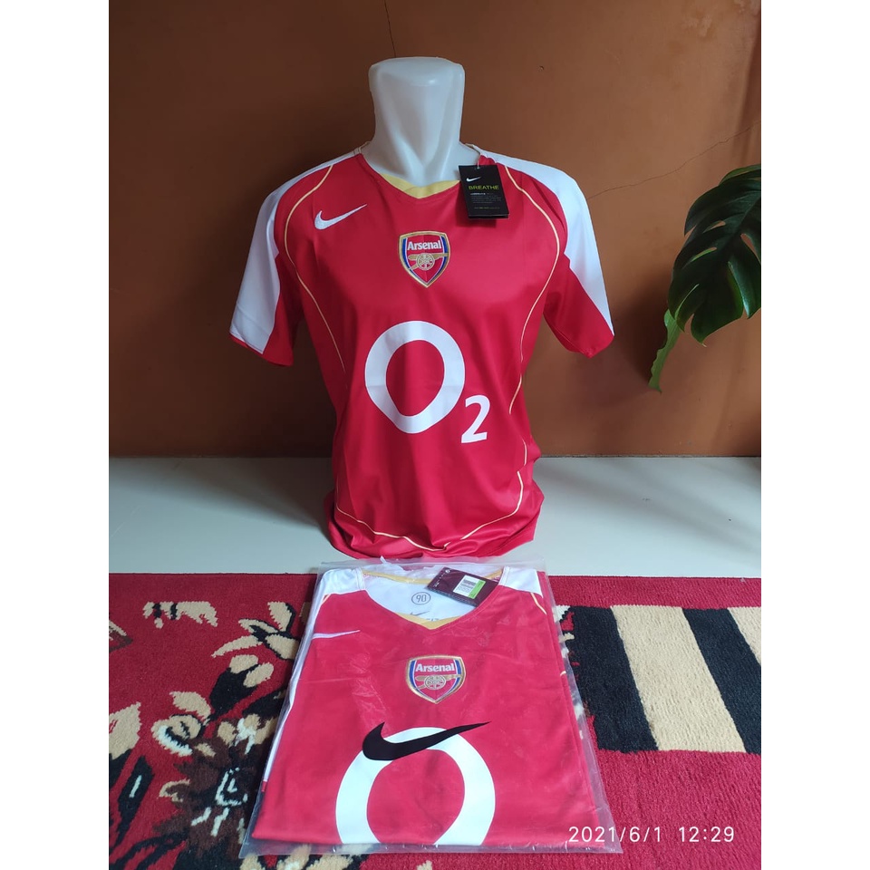 JERSEY RETRO ARSENAL 2004 02 RETRO JERSEY GRADE ORI THAILAND JERSEY ARSENAL RETRO O2