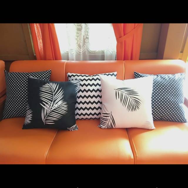 SARUNG BANTAL SOFA MIX N MATCH VINTAGE SHABBY BLACK WHITE / HARVEST SOFA CUSHION