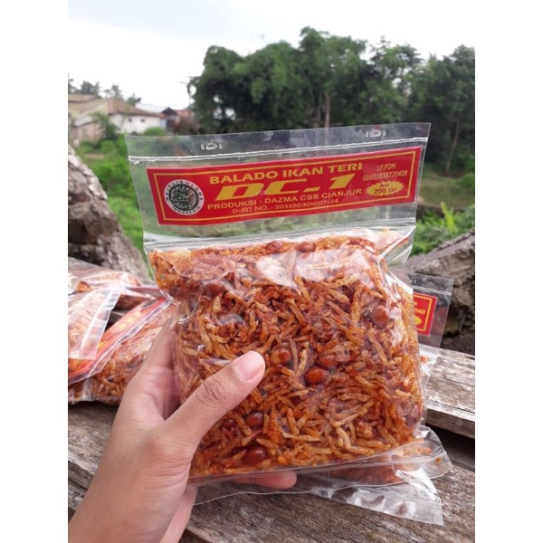 

TERI KACANG KENTANG BALADO KHAS 200gr