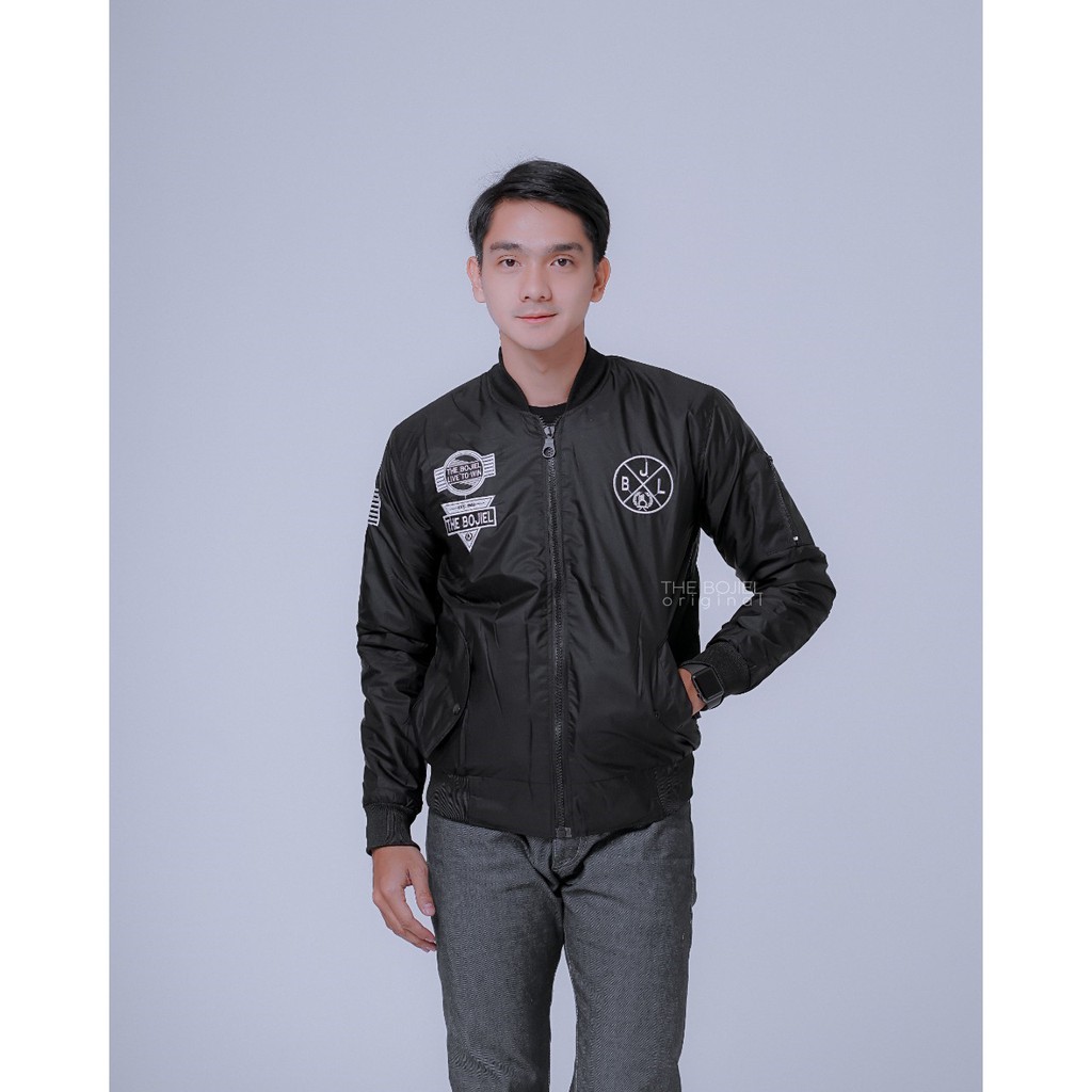 JAKET BOMBER PRIA HITAM