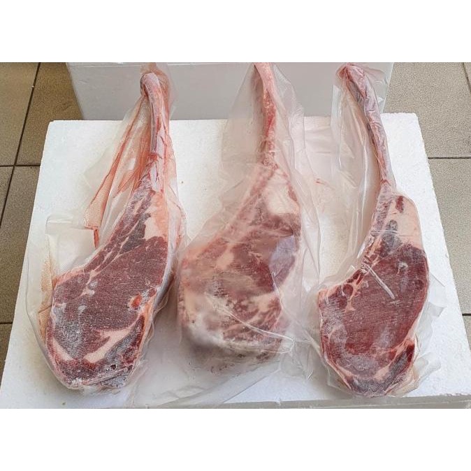 

AUS ANGUS TOMAHAWK MB 2+ (BEEF) DFGH5136