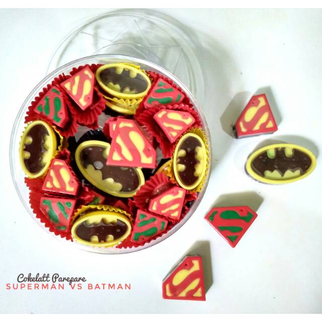 

Cokelat karakter murah Superman Batman