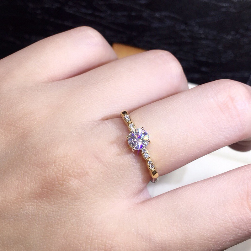 Cincin Moissanite Berlian Baja Titanium Berlapis Emas Wanita Gaya Sederhana Fashion Perhiasan Kawin Kristal Rings